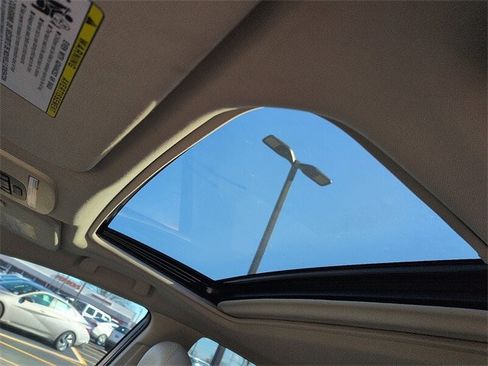 Used 2019 Toyota Avalon Limited image 15