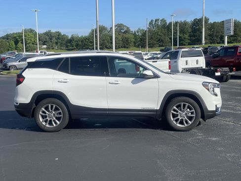 Certified 2024 GMC Terrain SLT w/ Infotainment Package II image 15