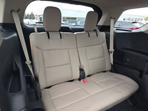 Used 2023 Ford Explorer XLT w/ Equipment Group 202A image 14