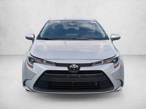 Used 2024 Toyota Corolla LE FWD image 2