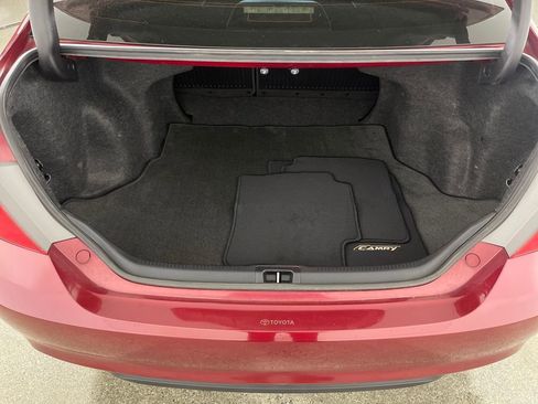 Used 2016 Toyota Camry XSE image 10