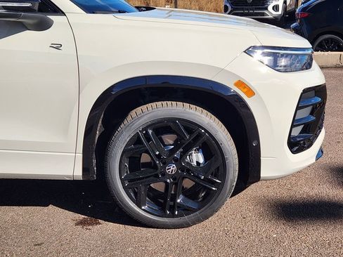 New 2026 Volkswagen Tiguan SE R-Line image 29