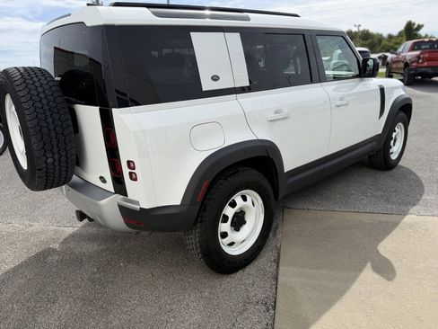 Used 2020 Land Rover Defender 110 image 4