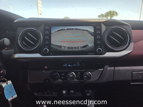 Used 2021 Toyota Tacoma SR5 image 9