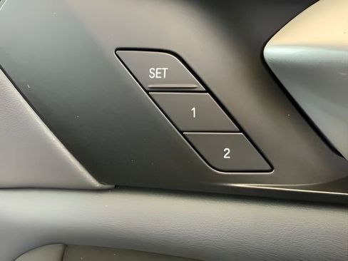 Used 2026 BMW X7 xDrive40i w/ M Sport Package image 32