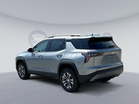 New 2026 Chevrolet Equinox LT w/ Convenience Package II AWD/4WD image 4