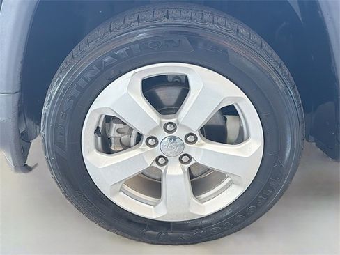 Used 2020 Jeep Compass Latitude w/ Popular Equipment Group image 37