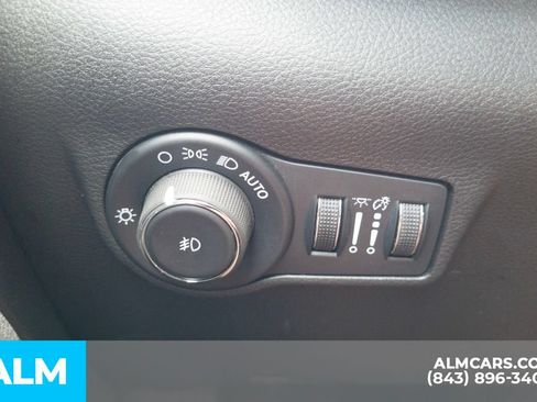 Used 2024 Jeep Compass Latitude AWD/4WD image 31