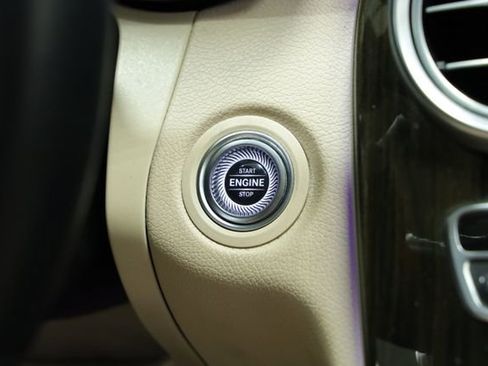 Used 2021 Mercedes-Benz C 300 Sedan image 26