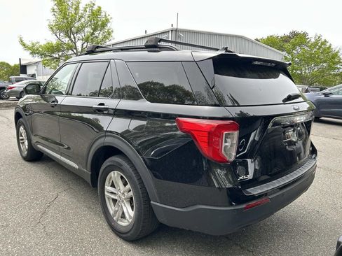 Used 2020 Ford Explorer XLT w/ Comfort Package AWD/4WD image 3