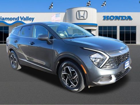 Used 2023 Kia Sportage LX image 1