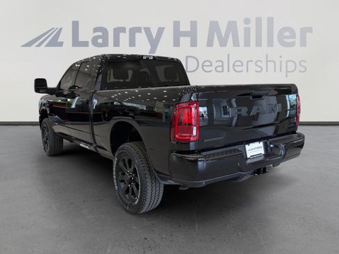 New 2026 RAM 2500 Big Horn AWD/4WD image 3