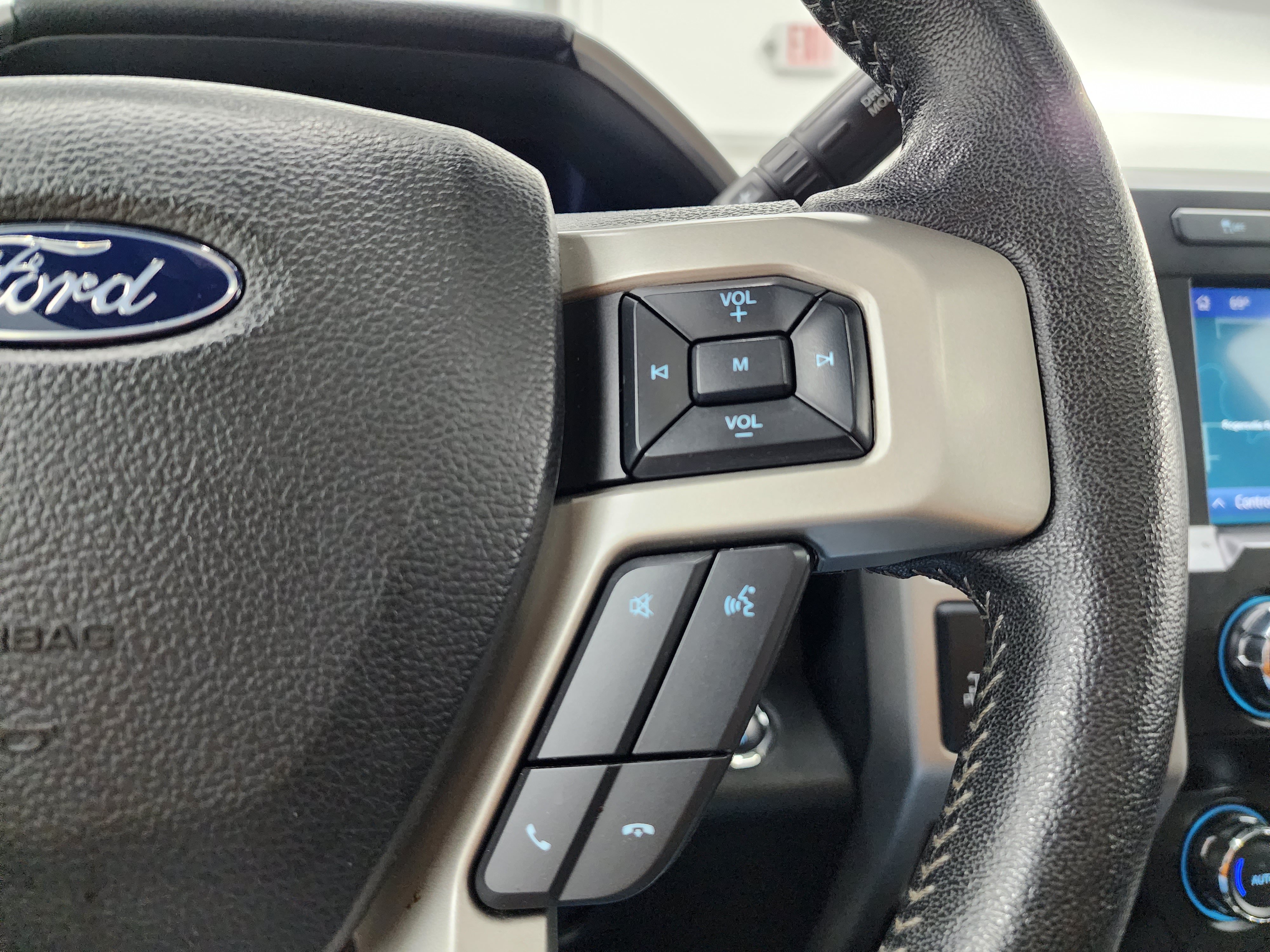 Used 2021 Ford F350 Lariat w/ Lariat Ultimate Package AWD/4WD image 15