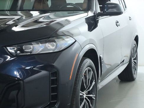 Used 2024 BMW X5 xDrive40i w/ M Sport Package AWD/4WD image 14