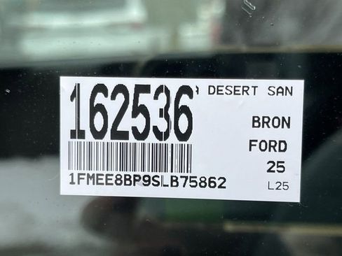 New 2025 Ford Bronco Outer Banks w/ Black Appearance Package image 24