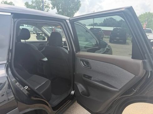 Used 2022 Nissan Rogue S AWD/4WD image 8