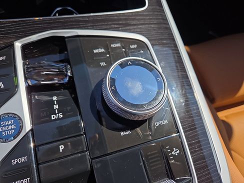 Used 2026 BMW X7 xDrive40i w/ M Sport Package image 25