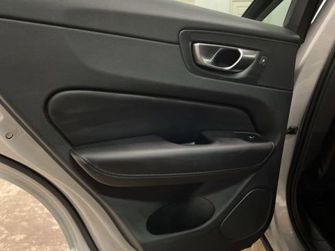 Used 2025 Volvo XC60 B5 Core image 67