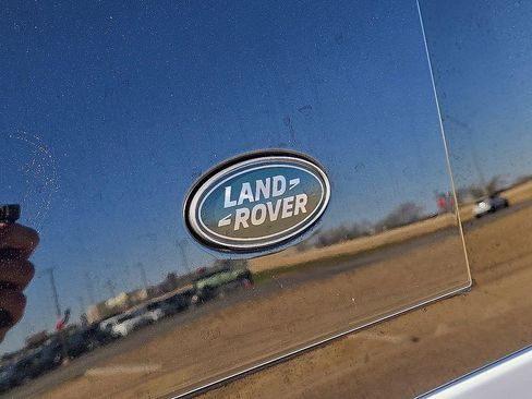 Used 2024 Land Rover Defender 110 X-Dynamic SE image 12