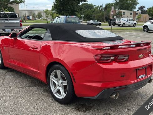 Used 2019 Chevrolet Camaro LT image 4