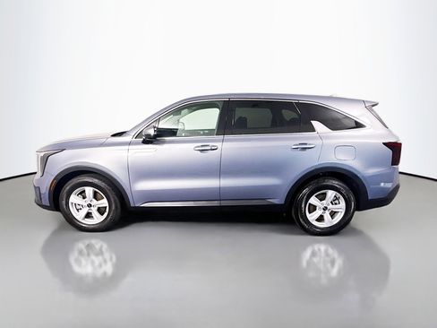 Used 2025 Kia Sorento LX image 6