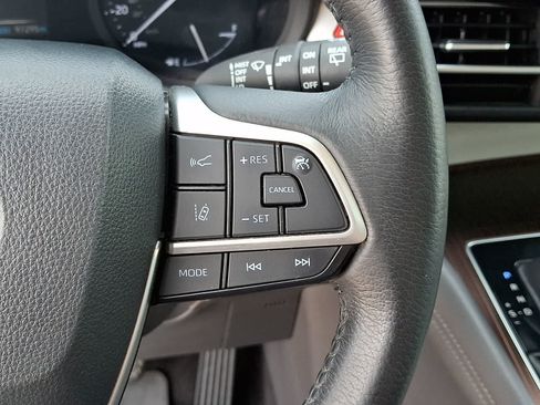 Certified 2021 Toyota Sienna XLE FWD image 27