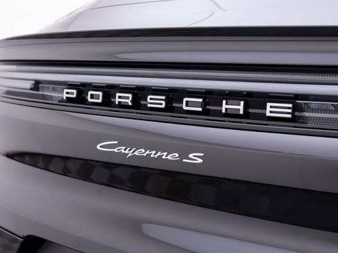 New 2026 Porsche Cayenne S image 37