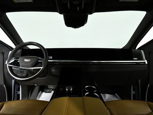 Used 2026 Cadillac Escalade ESV Luxury w/ LPO, Floor Liner Package image 25