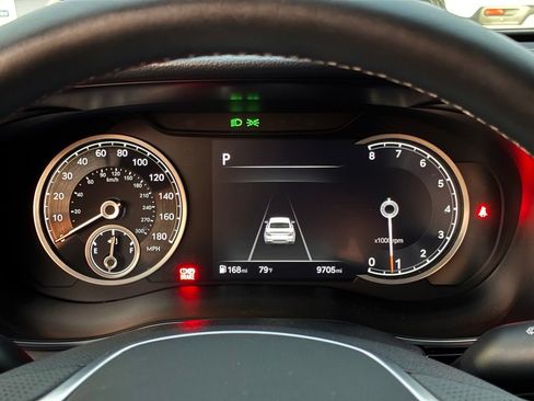 Used 2025 Genesis G70 2.5T AWD/4WD image 31