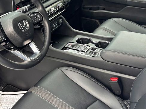 Used 2023 Honda Pilot Touring image 18