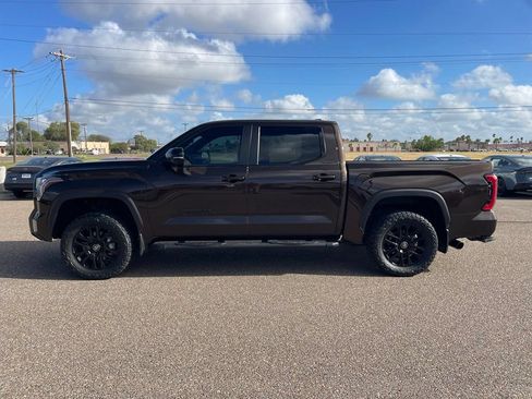 Used 2025 Toyota Tundra Limited AWD/4WD image 4