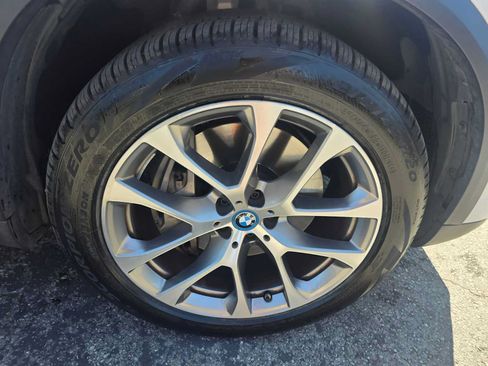 Used 2024 BMW X5 xDrive50e AWD/4WD image 9