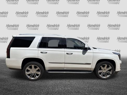Used 2017 Cadillac Escalade Luxury AWD/4WD image 11
