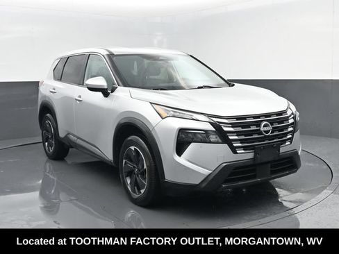 Used 2024 Nissan Rogue SV AWD/4WD image 3