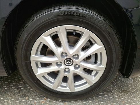 Used 2018 MAZDA MAZDA3 Sport w/ Preferred Equipment Package image 26