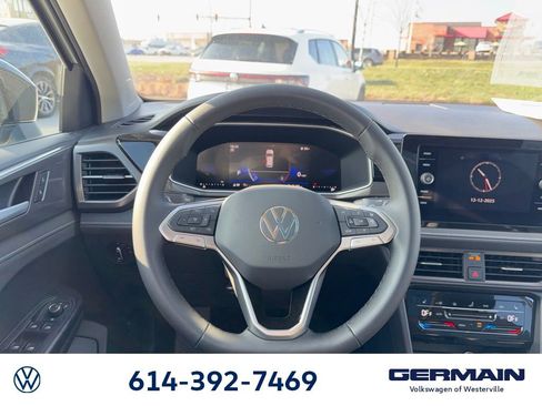 New 2026 Volkswagen Taos SE FWD image 20