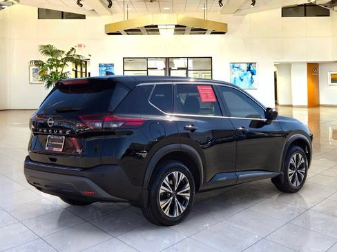 Used 2023 Nissan Rogue SV FWD image 5