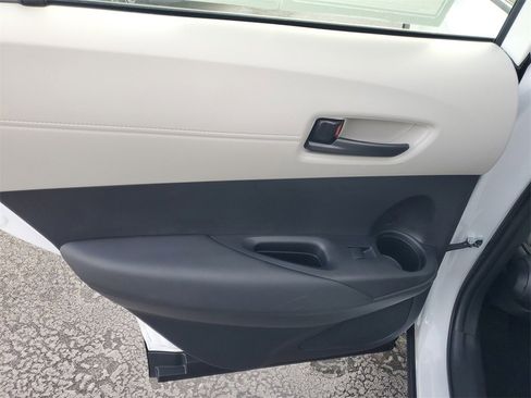 Used 2023 Toyota Corolla Cross L image 13