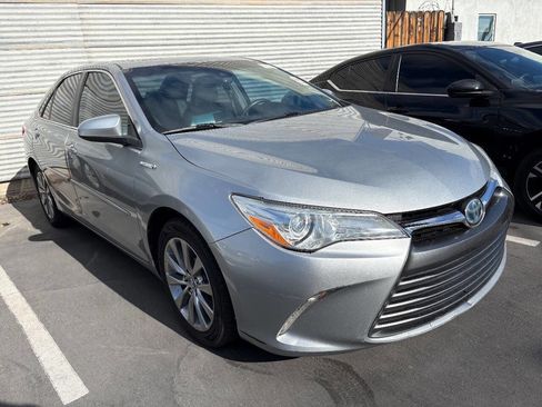 Used 2015 Toyota Camry XLE image 2