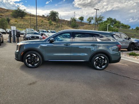 Certified 2025 Kia Sorento SX Prestige AWD/4WD image 4