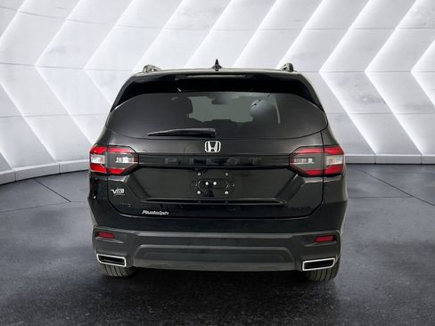 Used 2023 Honda Pilot Sport image 5