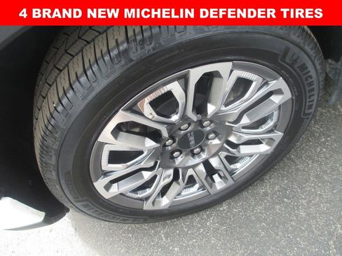 Used 2024 GMC Sierra 1500 Denali Ultimate AWD/4WD image 4