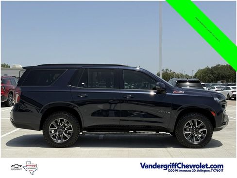 Certified 2022 Chevrolet Tahoe Z71 w/ Luxury Package AWD/4WD image 3