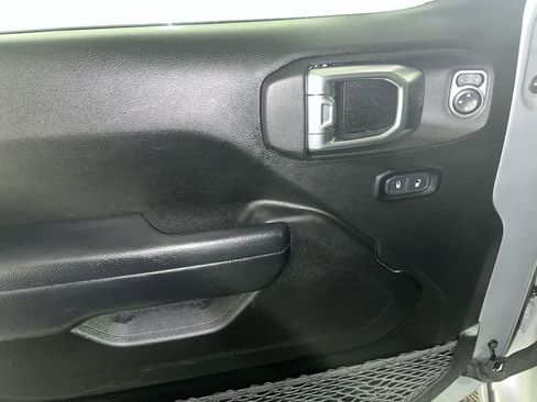 Used 2023 Jeep Gladiator Sport image 12