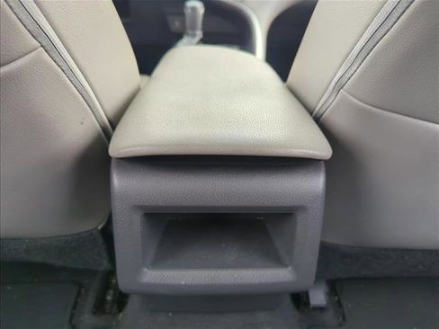 Used 2018 Toyota Camry SE image 15