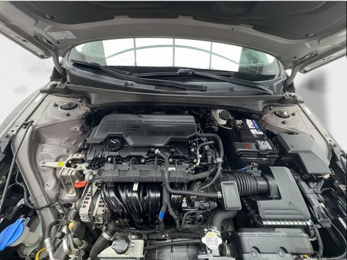 Used 2022 Hyundai Elantra SEL w/ Convenience + Premium Package FWD image 18