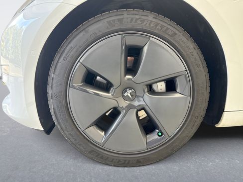 Used 2022 Tesla Model 3 RWD image 21