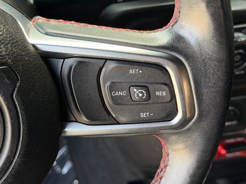 Used 2018 Jeep Wrangler Unlimited Rubicon AWD/4WD image 38