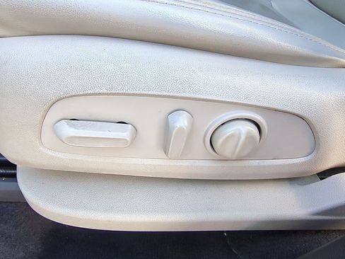 Used 2019 Buick Enclave Essence image 19