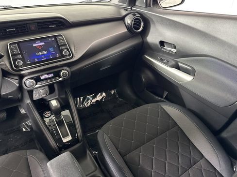 Used 2018 Nissan Kicks SV FWD image 21